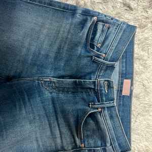 Mother Jeans- The weekender Fray